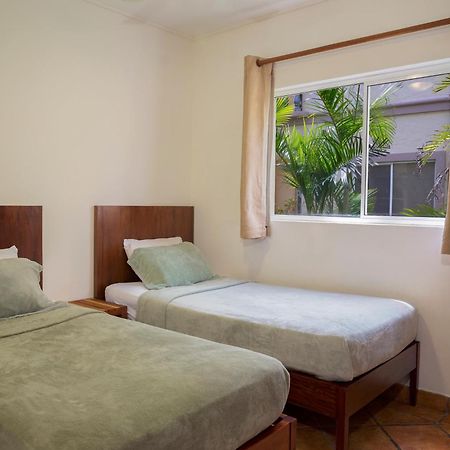 Villas Iguana A-13 Beachfront Condo Bagian luar foto
